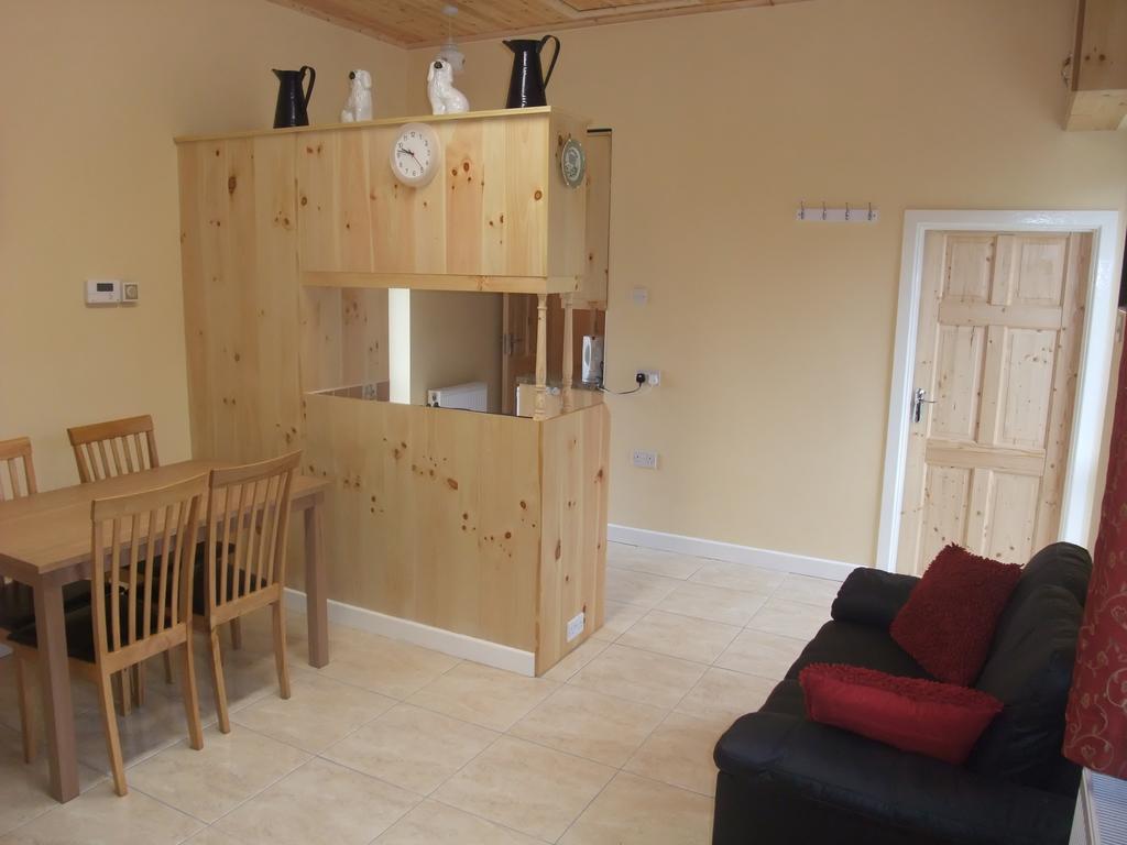 Katie'S Cottage Achill Sound 객실 사진