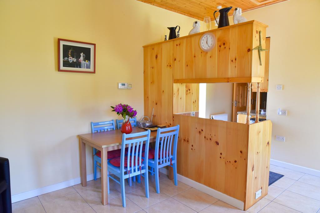 Katie'S Cottage Achill Sound 외부 사진